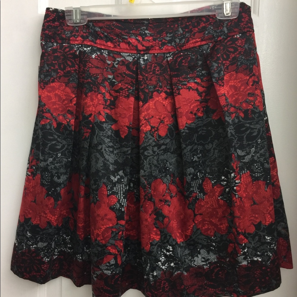 Paper doll red & black pepper skirt